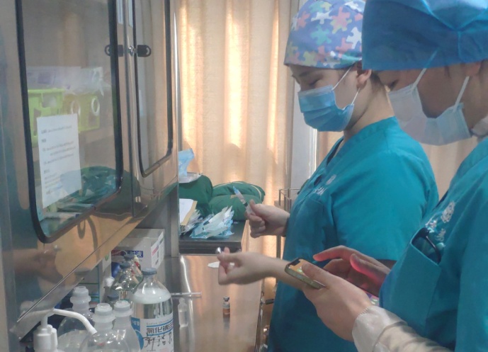 黄寺整形科普园地：一台手术需要多少医护人员参加？