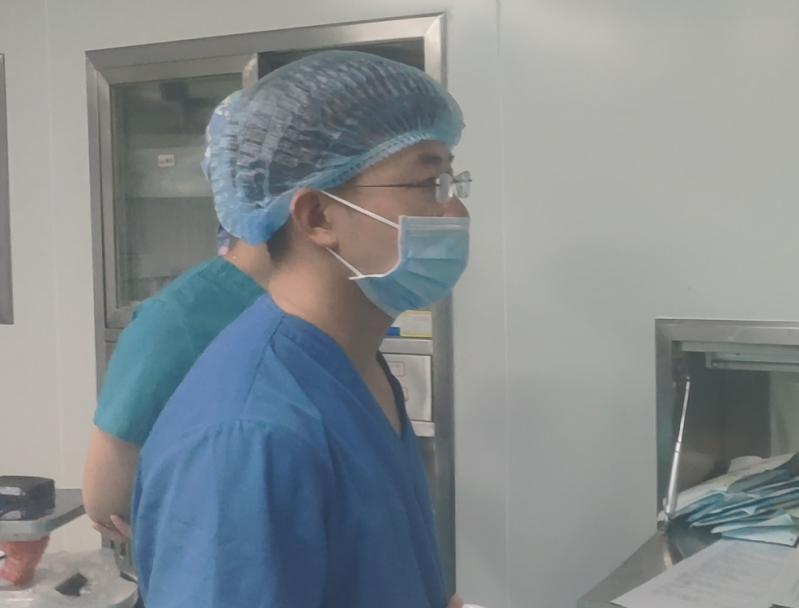 黄寺整形科普园地：一台手术需要多少医护人员参加？