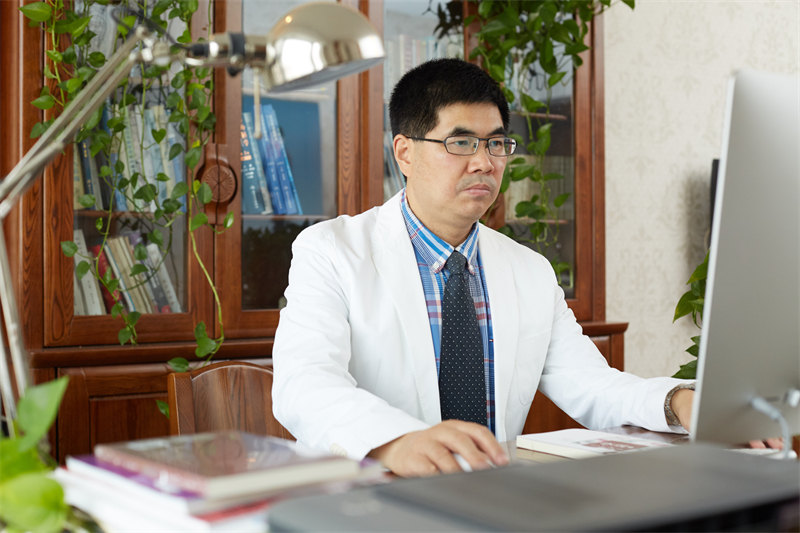 小切口拉皮除皱，为什么选择北京黄寺医美杜太超？