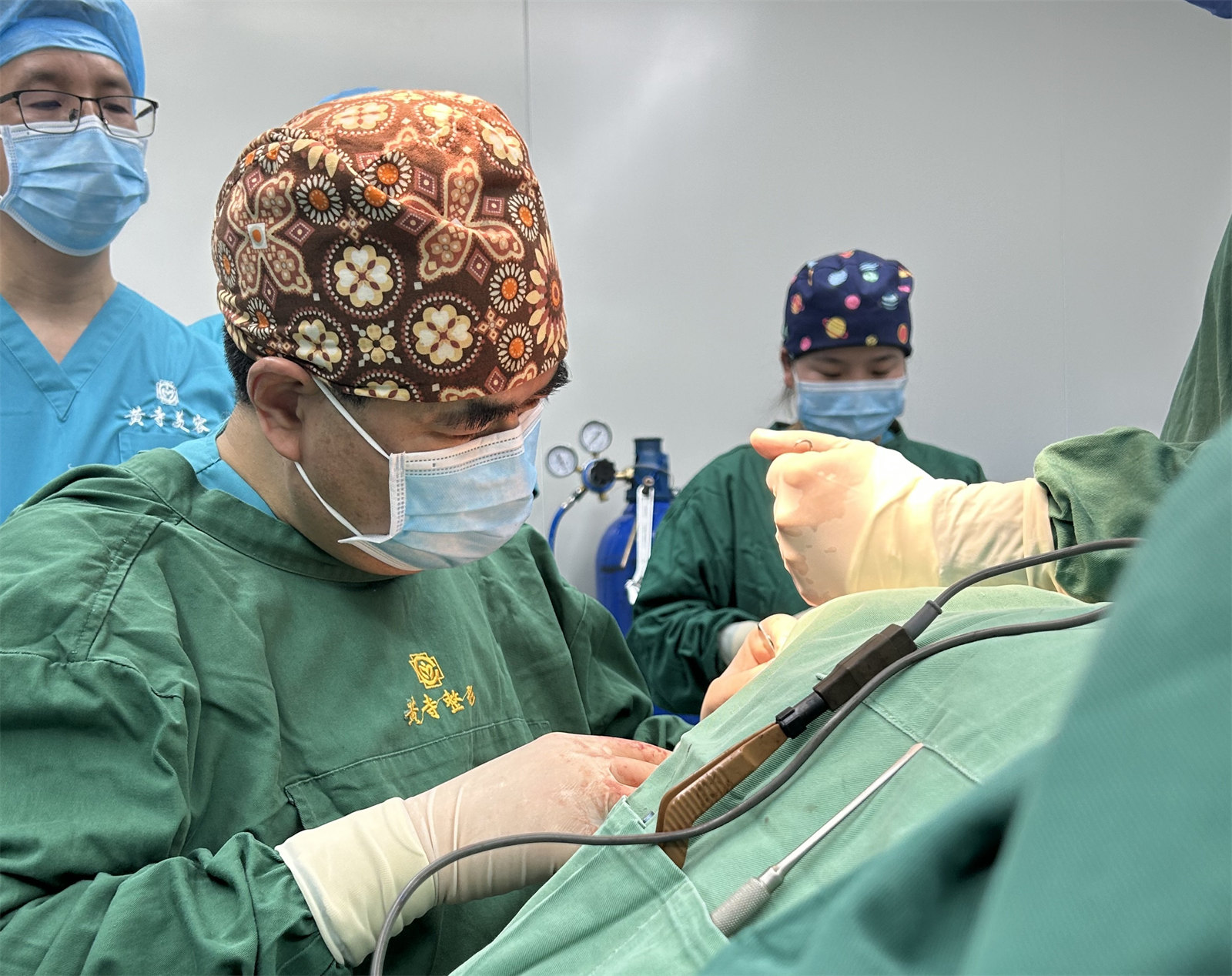 70岁不服老来北京做了拉皮,术后效果很惊艳,年轻了10多岁! 70岁不服老来北京做了拉皮,术后效果很惊艳,年轻了10多岁!