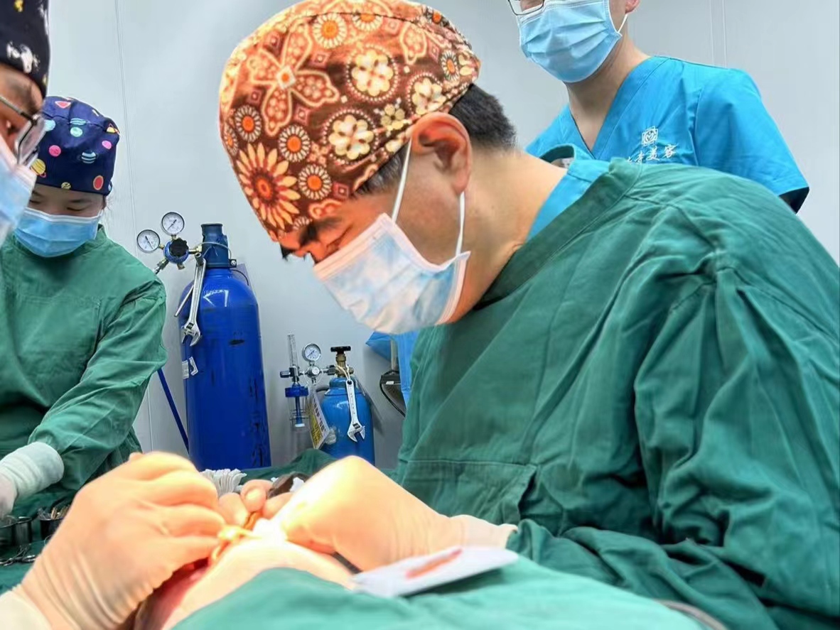 关于拉皮手术的恢复期、疼痛、肿胀、疤痕，看这一篇文章就够了！