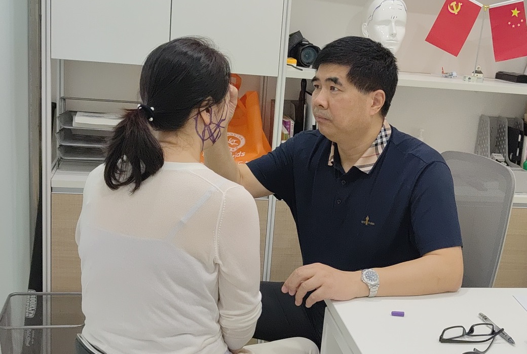 拉皮术后7天，法令纹消失了，非常满意！