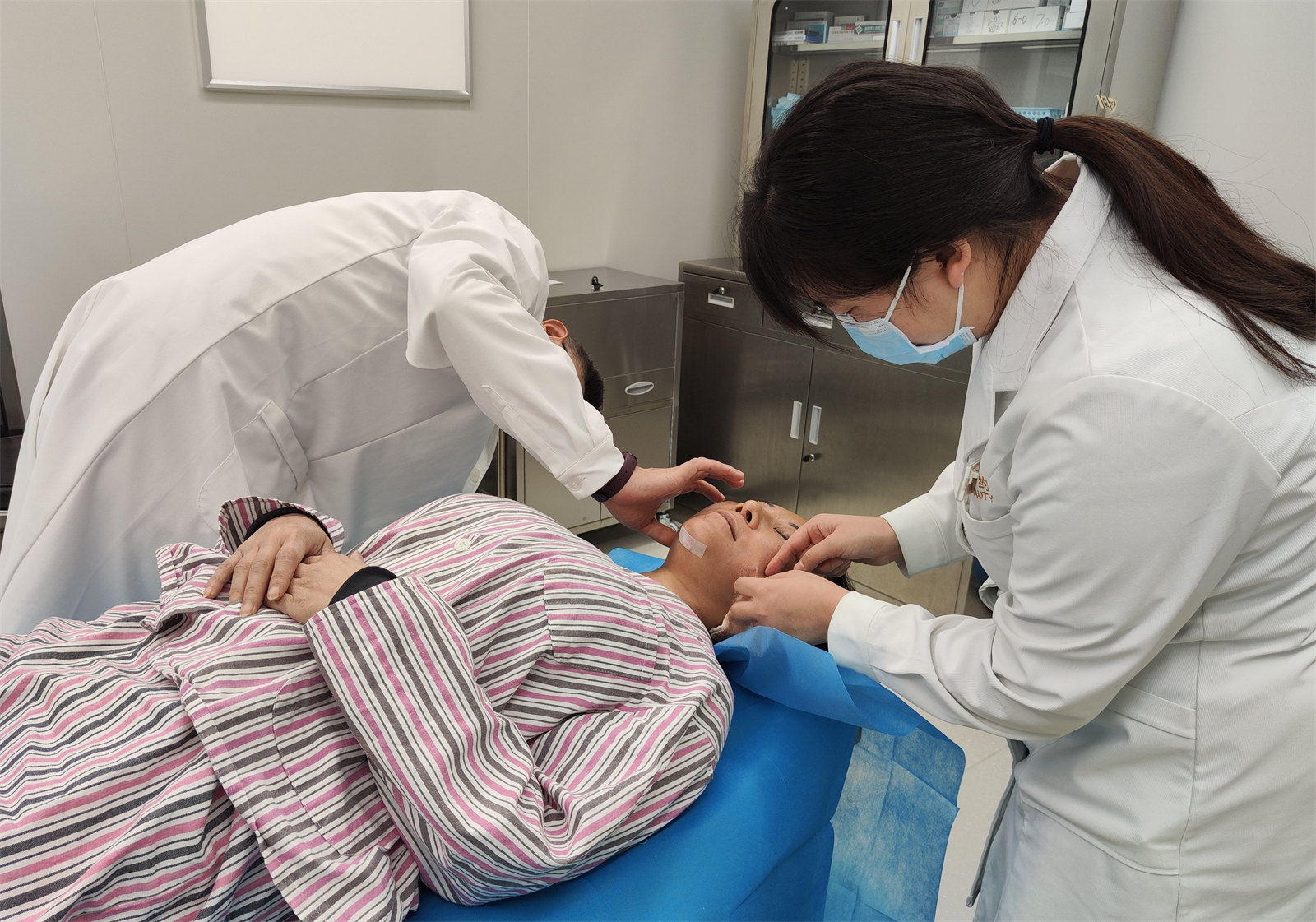 53岁做第二次拉皮手术，效果终于让我满意了！悟出真相