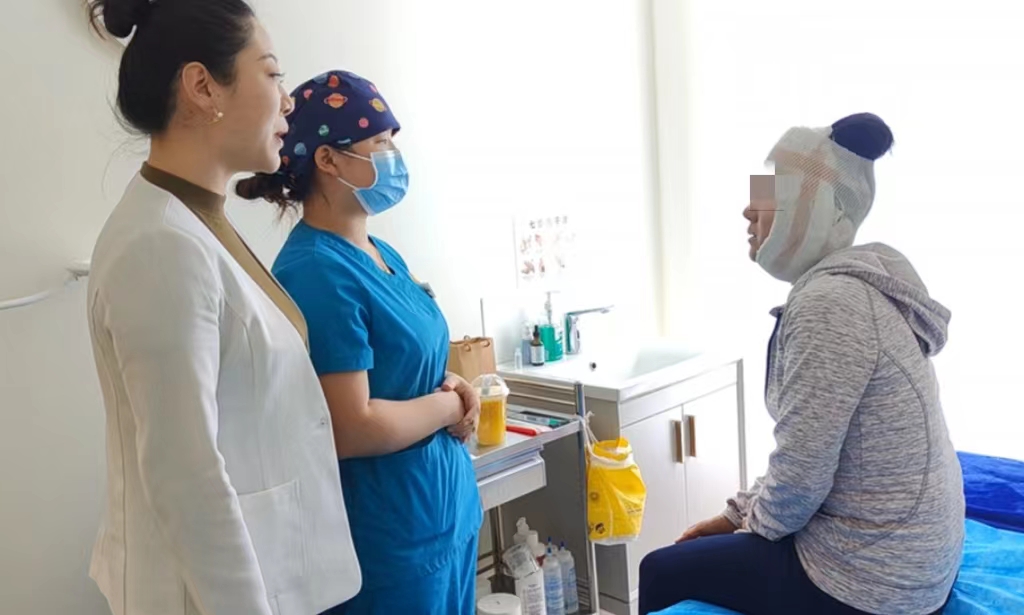 53岁选择做了拉皮手术，迎来了迟到10年的逆龄之旅