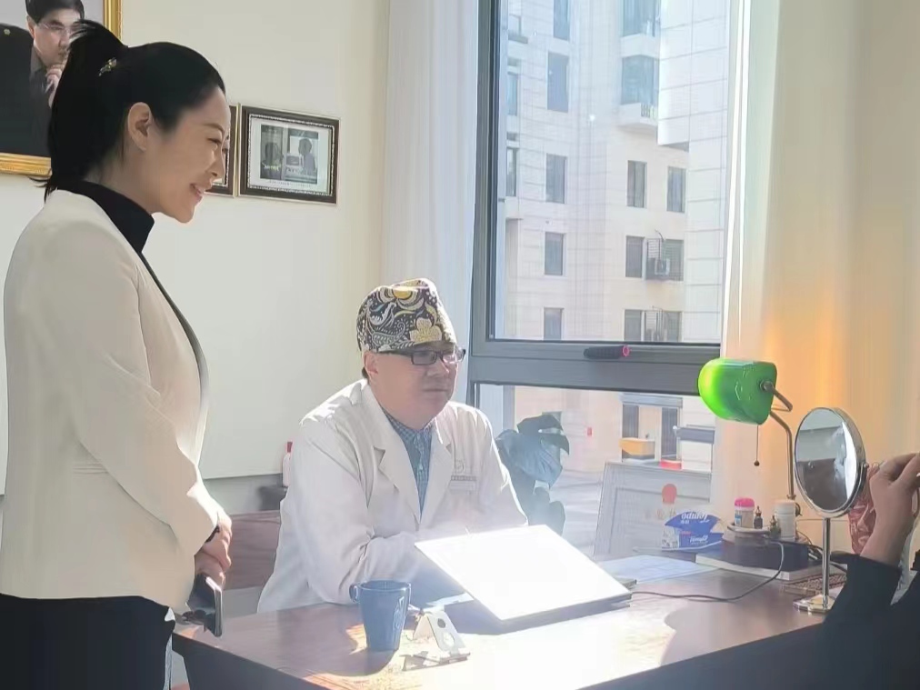 60岁做了拉皮手术,术后7天“大变样”! 60岁做了拉皮手术,术后7天“大变样”!