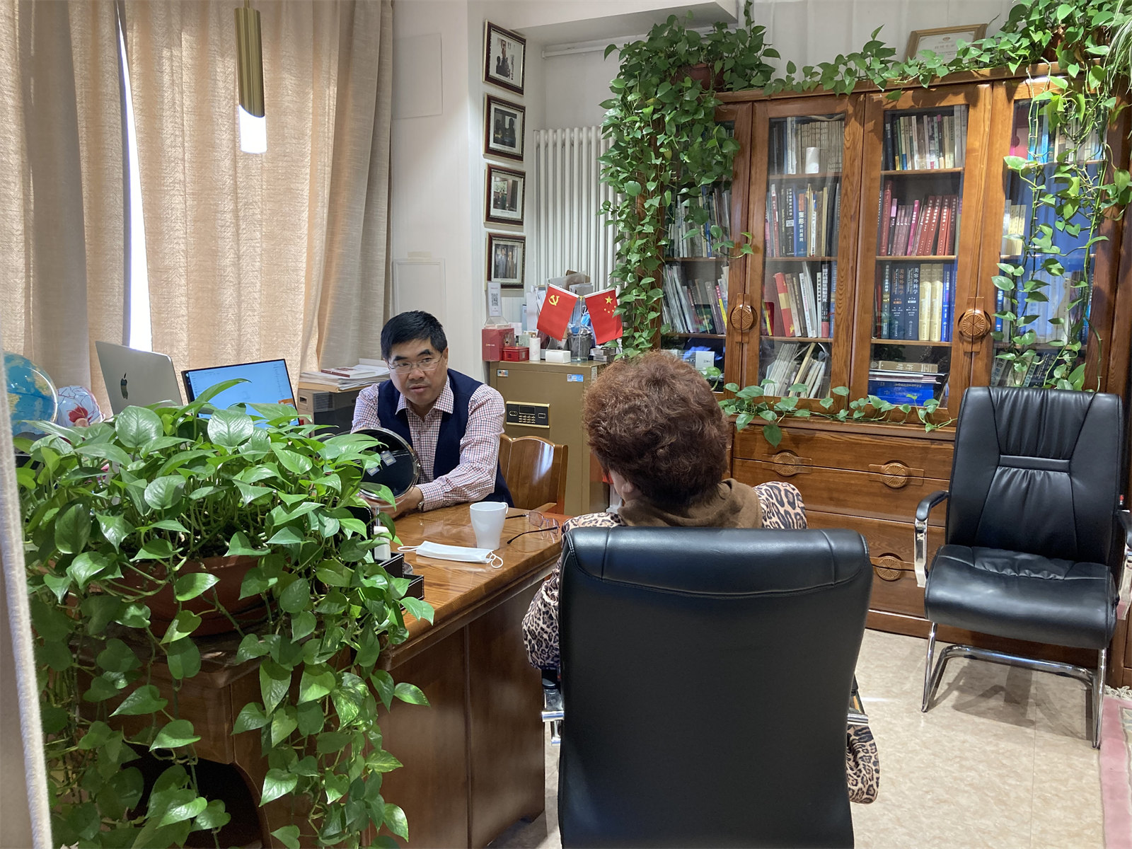 55岁面部脂肪堆积、皮肤松弛下垂，公开手术改善全过程