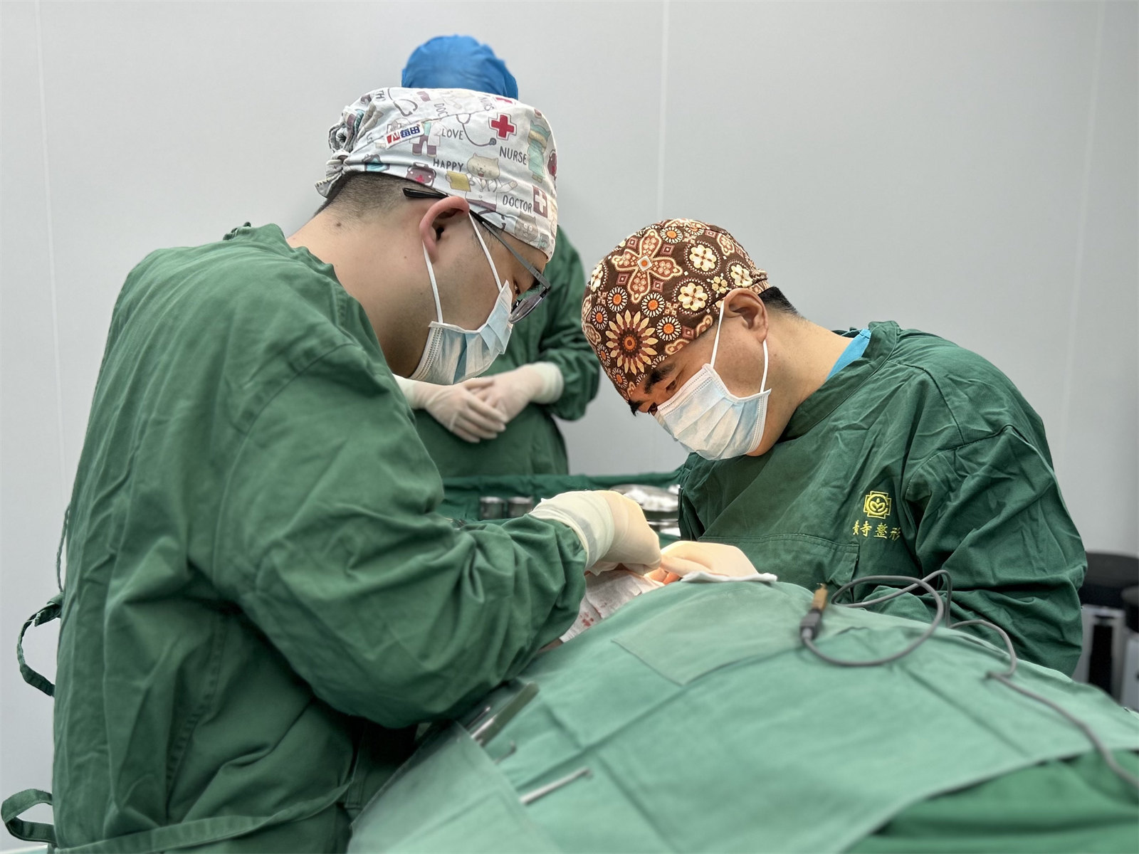 真人案例告诉你:眼周问题不要拖,找对方法不走“弯路”! 真人案例告诉你:眼周问题不要拖,找对方法不走“弯路”!