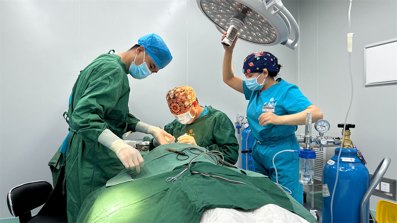 36岁接受不了血淋淋的大拉皮,选择小拉皮提升,记录手术全过程 36岁接受不了血淋淋的大拉皮,选择小拉皮提升,记录手术全过程