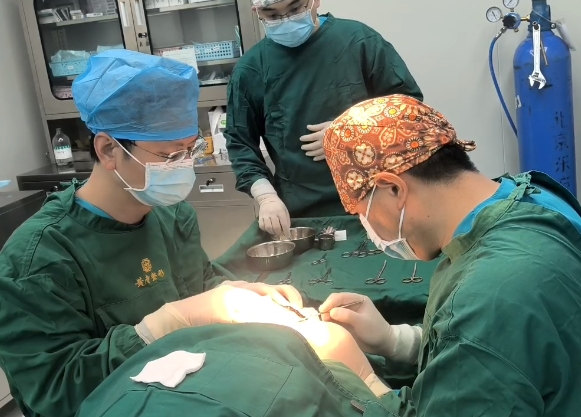 好直接！拉皮之后，松垂皱纹没有了，年轻真好！