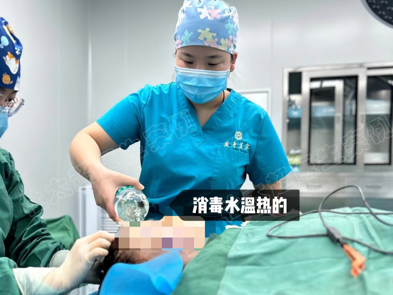 47岁定居国外多年，专程飞北京做拉皮手术，术后半年不敢认