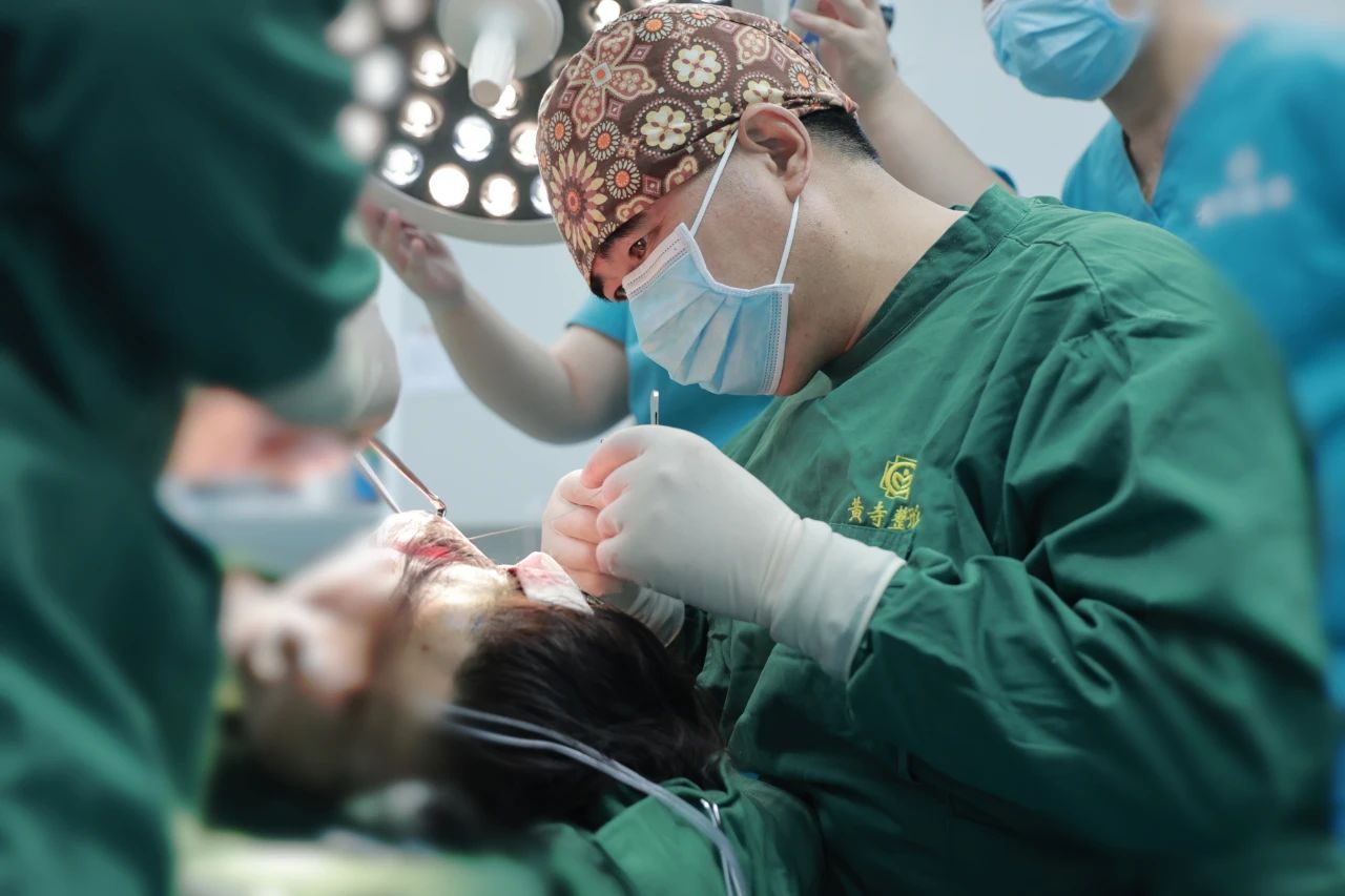 拉皮手术:40岁做还是50岁做?年龄争议再起 拉皮手术:40岁做还是50岁做?年龄争议再起