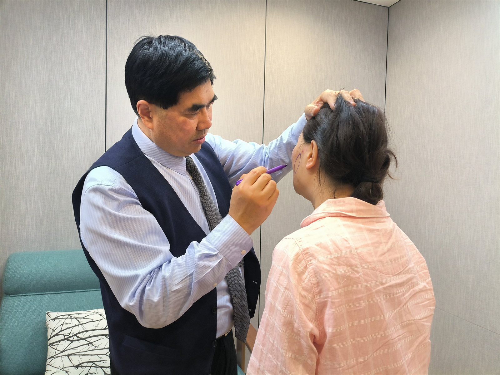 拉皮手术让我焕发新生，有点夸张，但它是“真香”